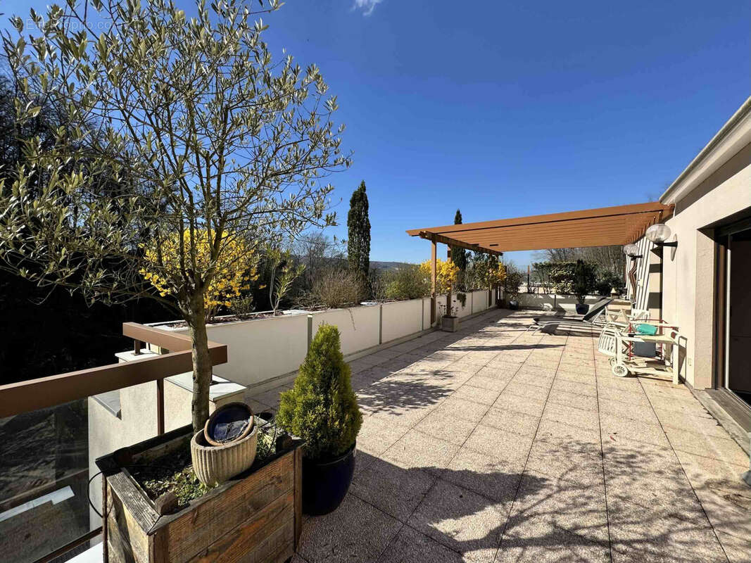 Appartement à FONTAINES-SUR-SAONE