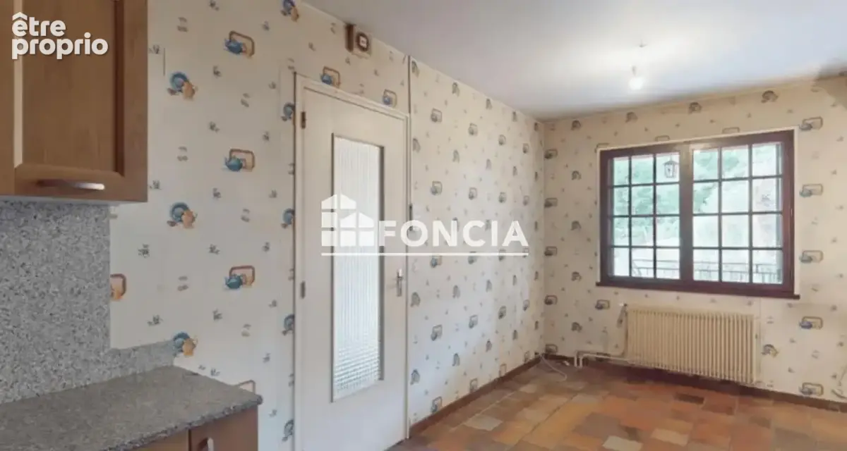 Investisseurs, artisans ou porteurs de projets : découvrez un bien rare à fort potentiel de valorisation à Trévoux ! - photo 4