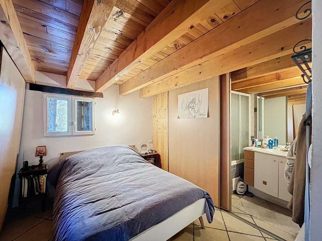 Maison à SAINT-MARTIN-SUR-LAVEZON