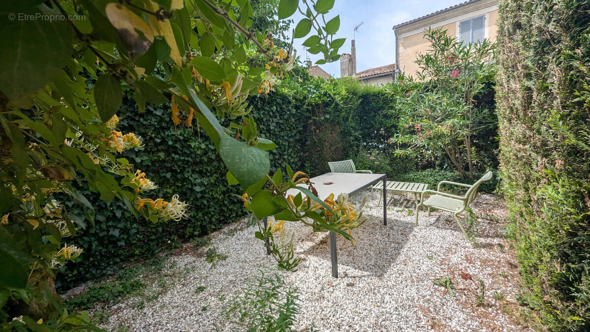 Maison à MAGNE