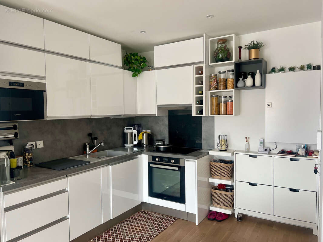 Appartement à PARAY-VIEILLE-POSTE