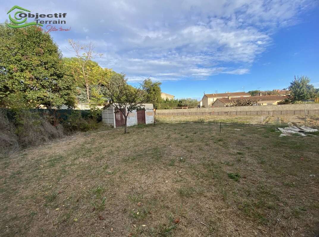 Terrain à NISSAN-LEZ-ENSERUNE