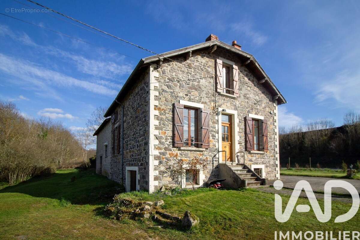 Photo 2 - Maison à AMBERT