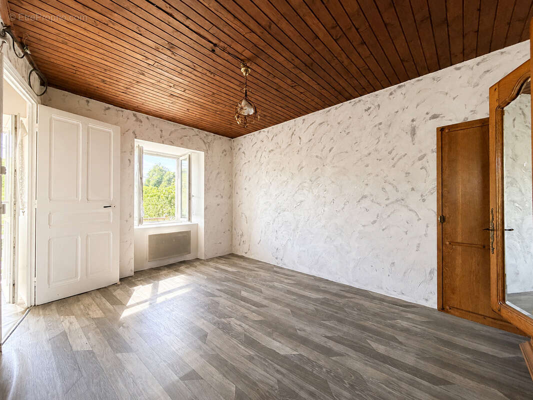 Maison de caractère avec potentiel - photo 7