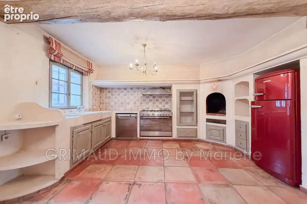 Maison 7 pièces 231 m² à vendre à Cogolin (83310) - photo 2