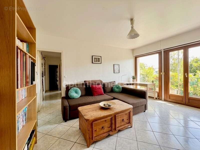 Appartement à LE PLESSIS-BOUCHARD