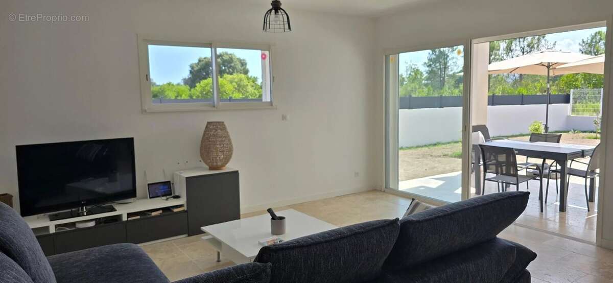 Très belle villa T4 - piscine et garage - photo 5