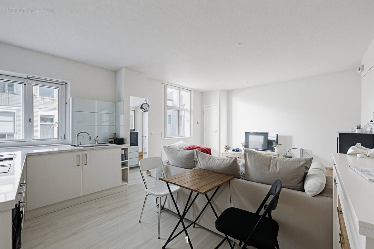 Appartement à MARSEILLE-4E