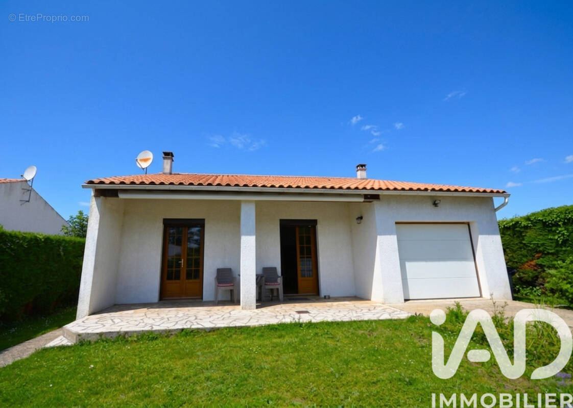 Photo 1 - Maison à LE GUA