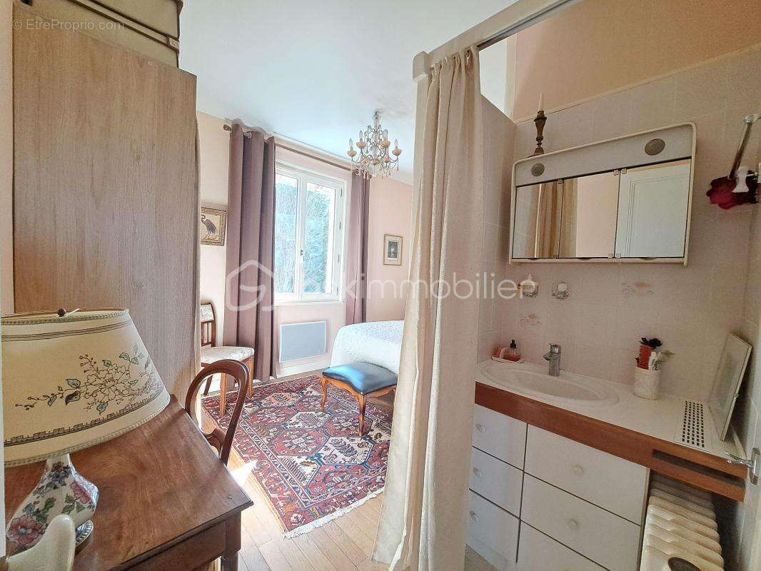 Propriete de caractetre avec dependance sur environ 3750 m² de terrain dans un environnement calme - photo 17