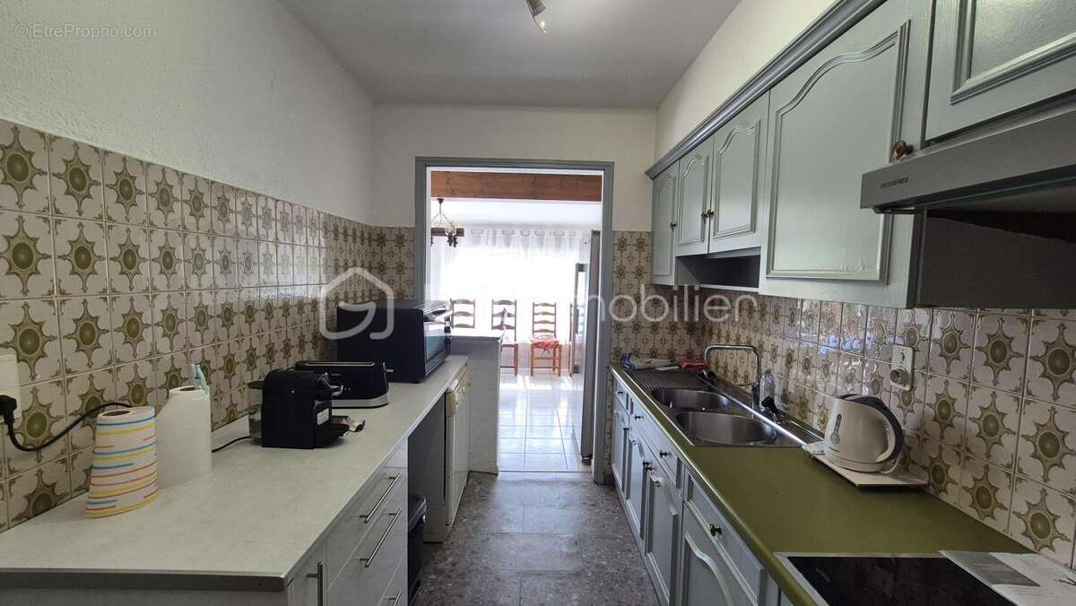 A vendre maison trois faces de 111m² sur terrain de 400m² dont 200m² constructible a saint laurent de la salanque - trois chambr - photo 4