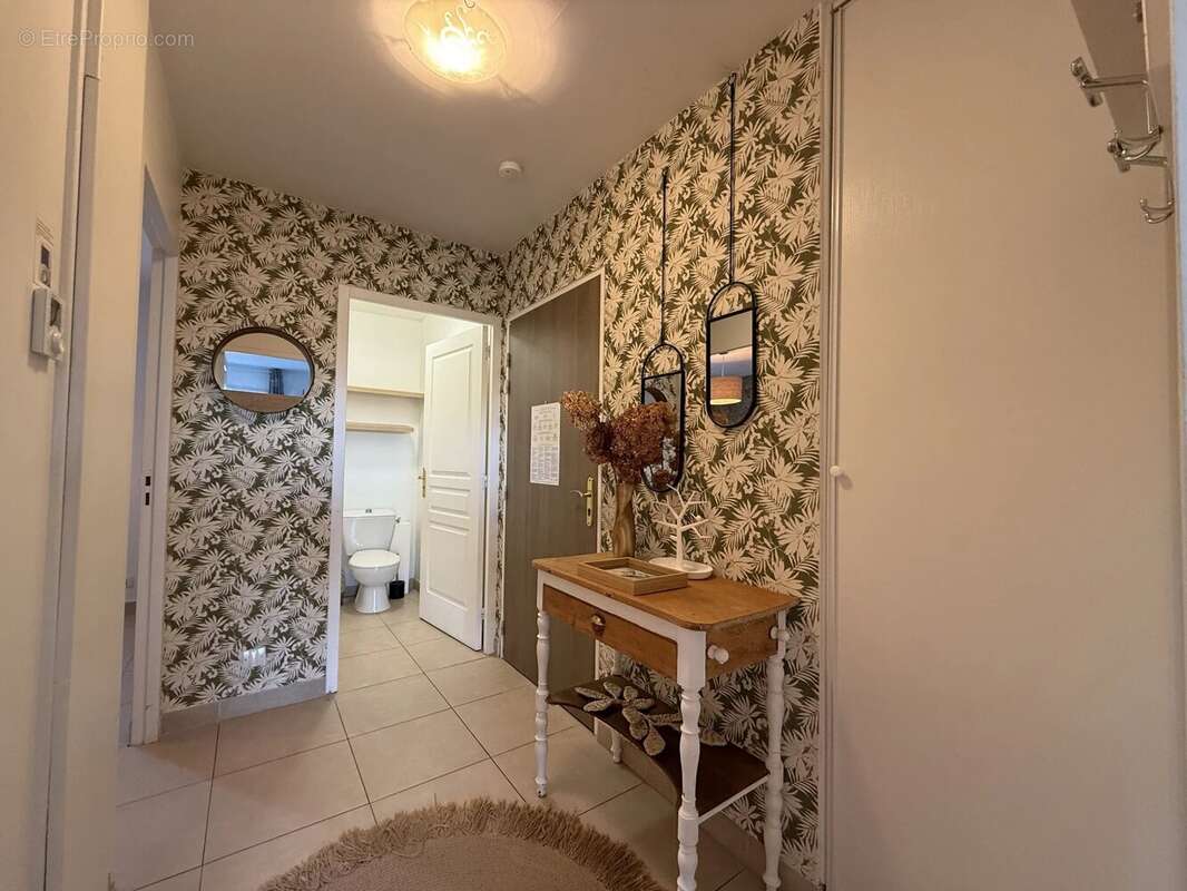 Appartement 42 m² à Saint-Arnoult  - photo 5