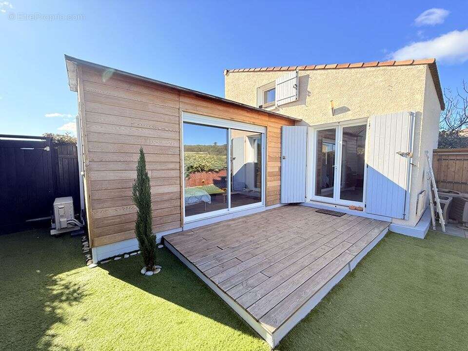 Maison à VIC-LA-GARDIOLE