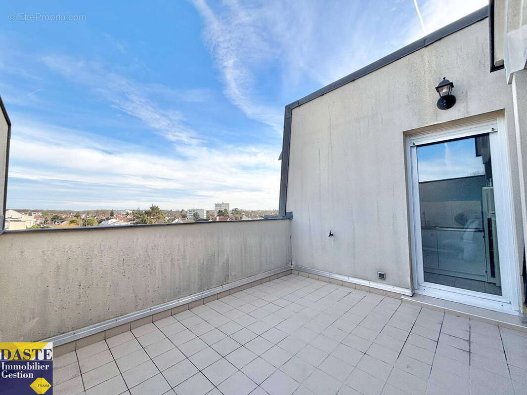 Appartement à PONTAULT-COMBAULT