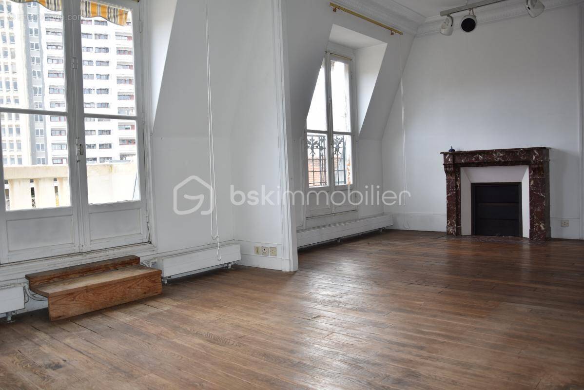Appartement à PARIS-15E