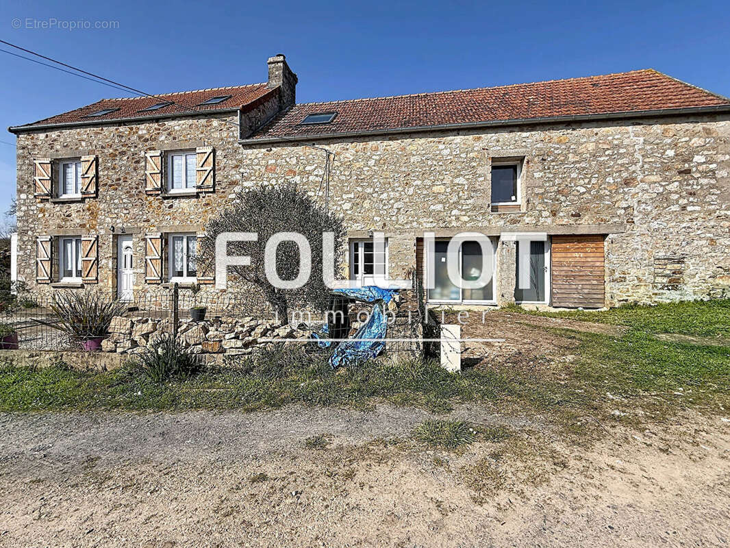 Maison à LES MOITIERS-D'ALLONNE