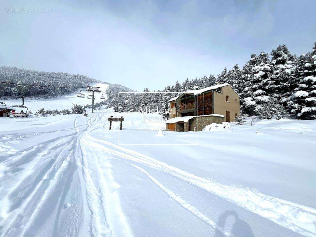 Maison à LES ANGLES