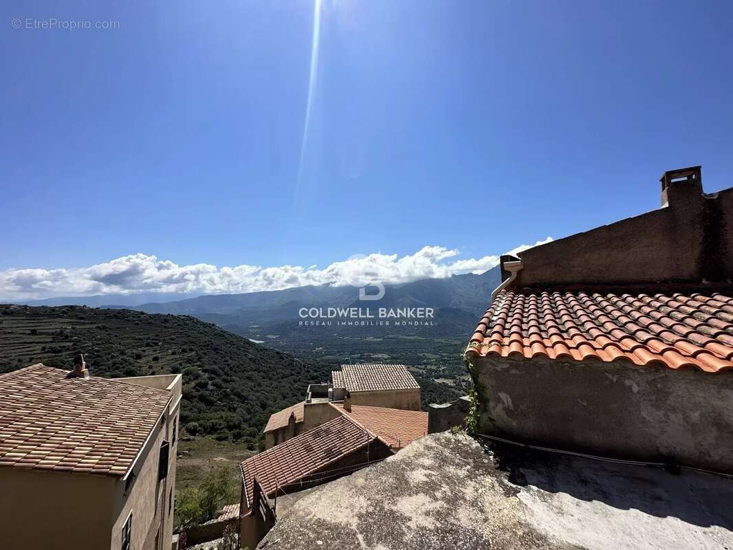 Sant'Antonino - Maison de village à rénover - Terrasses & vue montagne - photo 17
