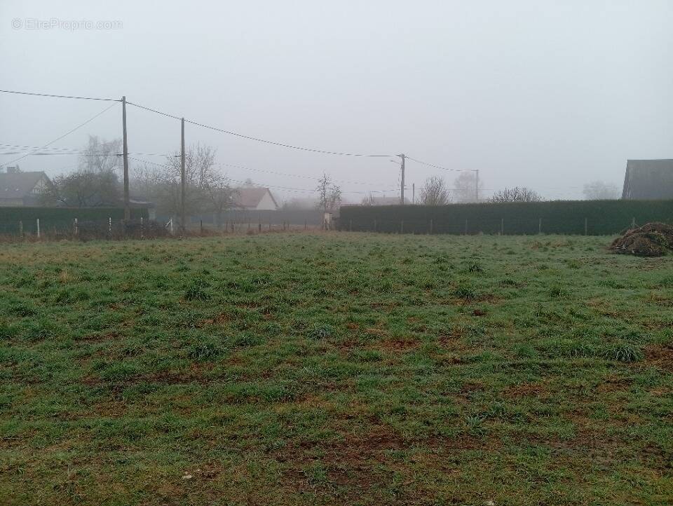 Terrain à AVIRON