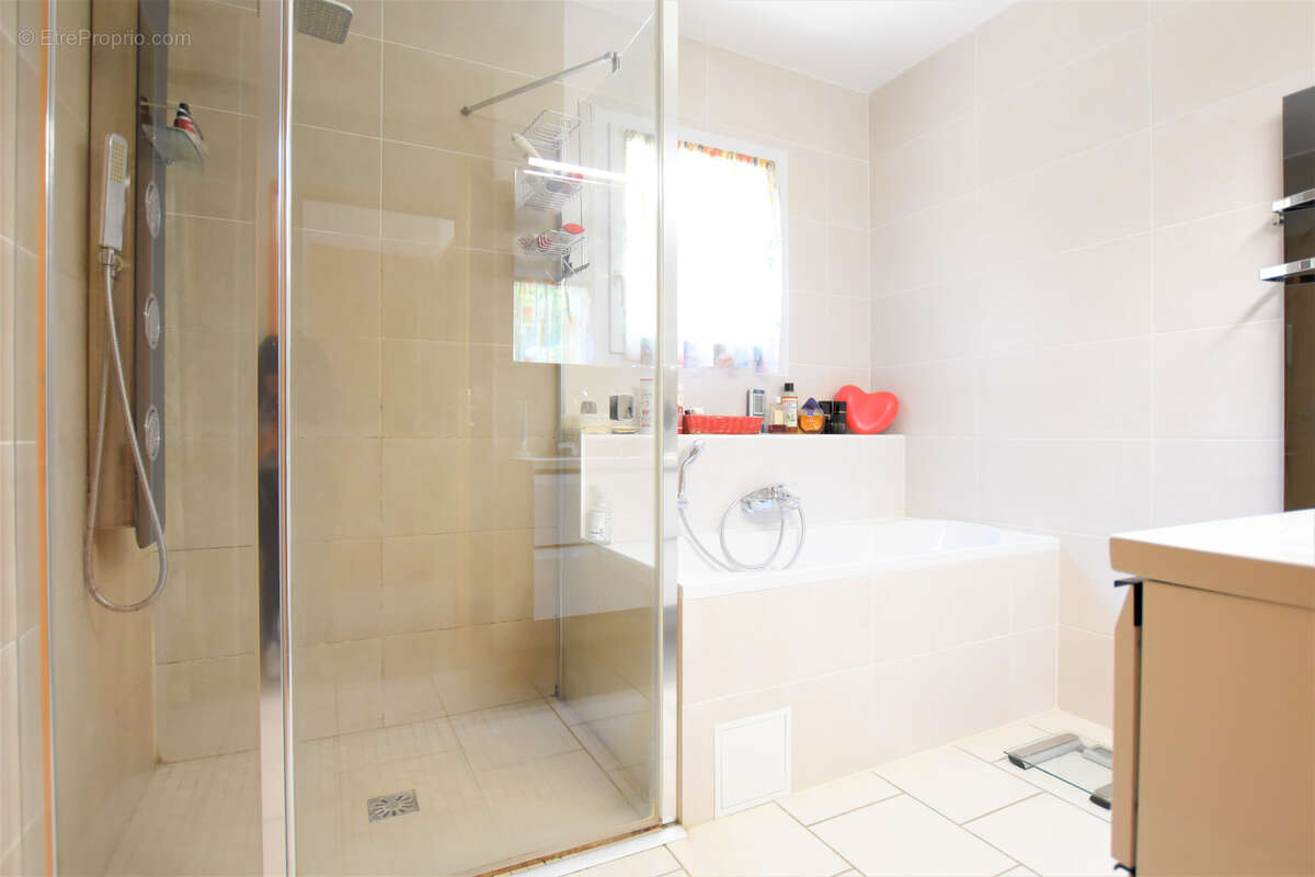 Maison à LEVIS-SAINT-NOM