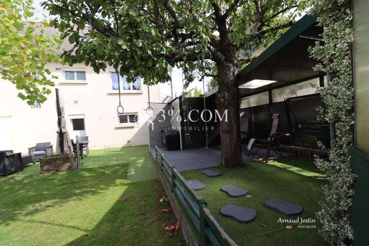 Maison à SAINT-JACQUES-DE-LA-LANDE