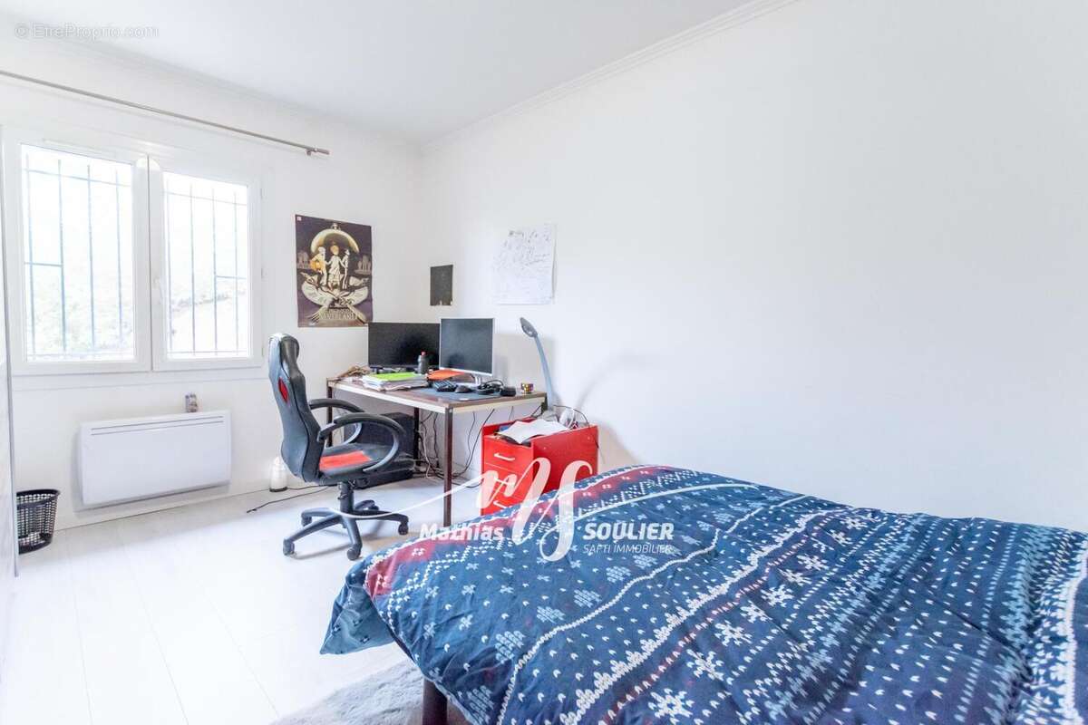 Maison 181 m² à Meyreuil  - photo 6