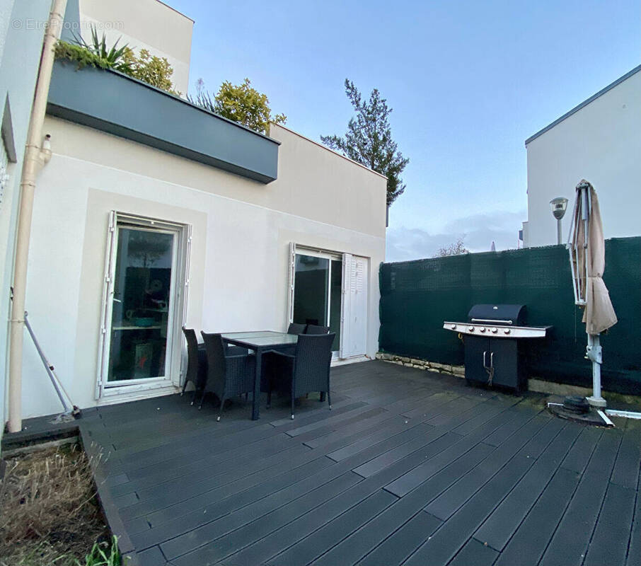 Appartement à SARTROUVILLE