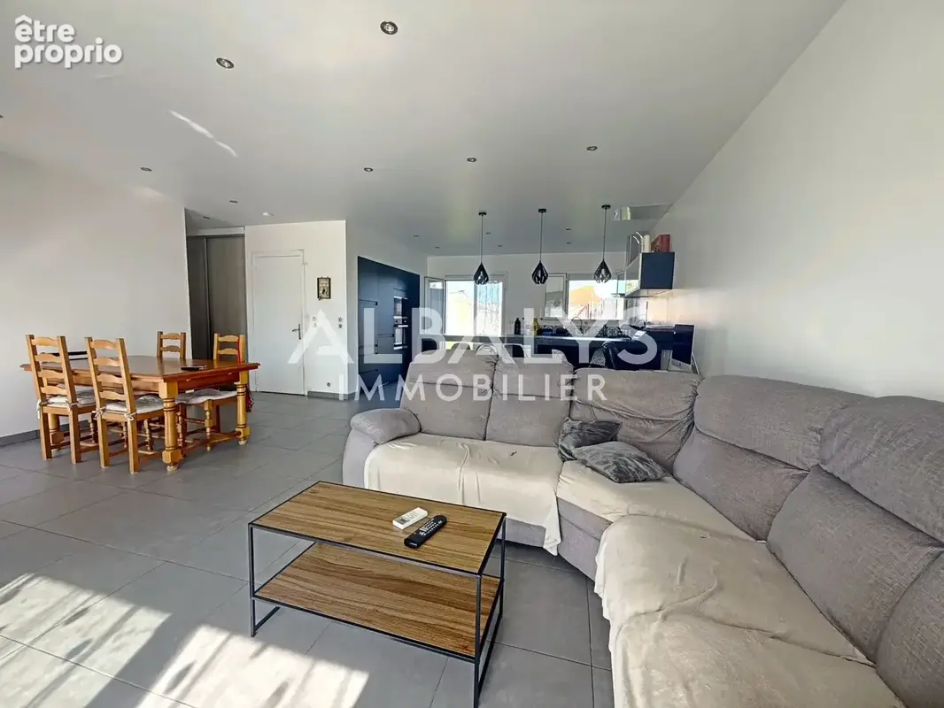 A deux pas du centre ville de Libourne - Magnifique Appartement avec terrasse et garage. - photo 2