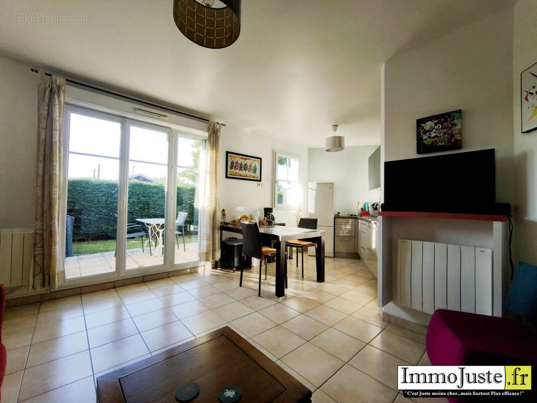Appartement à LES ESSARTS-LE-ROI