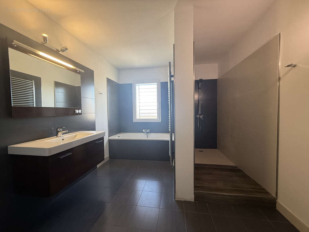 Maison à CAISSARGUES