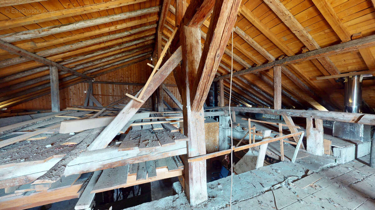 Maison à CHARMAUVILLERS