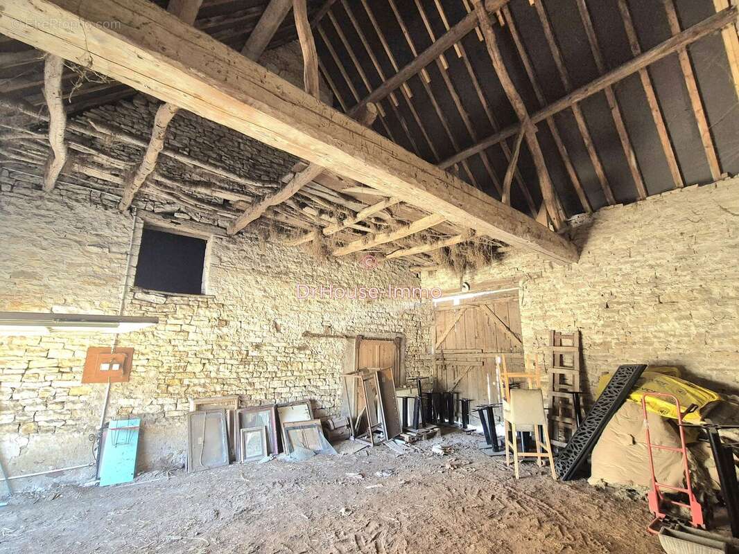 Maison 110 m² à Saint-Cyr  - photo 12