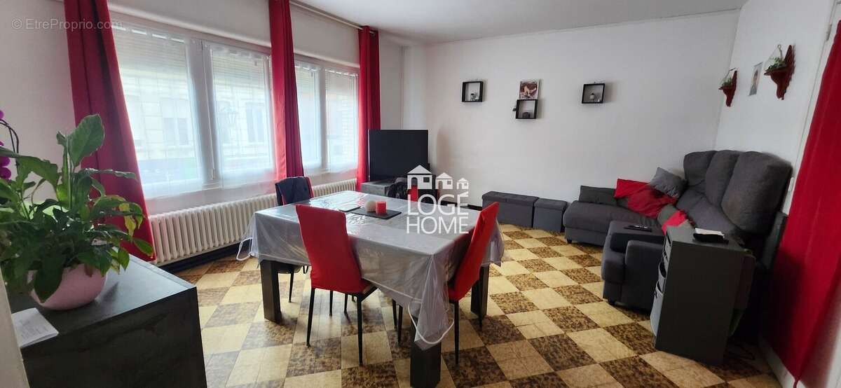 Séjour lumineux appartement 1er étage - Appartement à HENIN-BEAUMONT