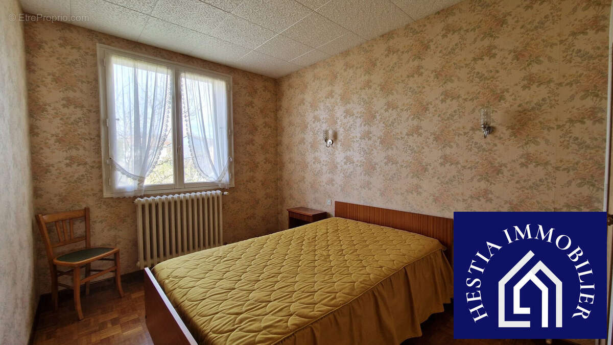 Maison à MOUTIERS-SAINT-JEAN