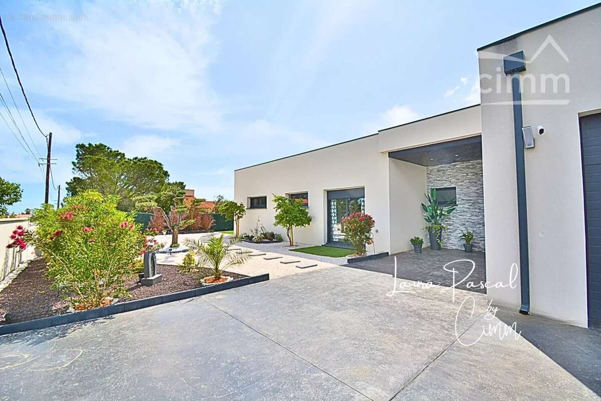 Llupia (66) villa d’exception contemporaine  avec piscine interieur - photo 23