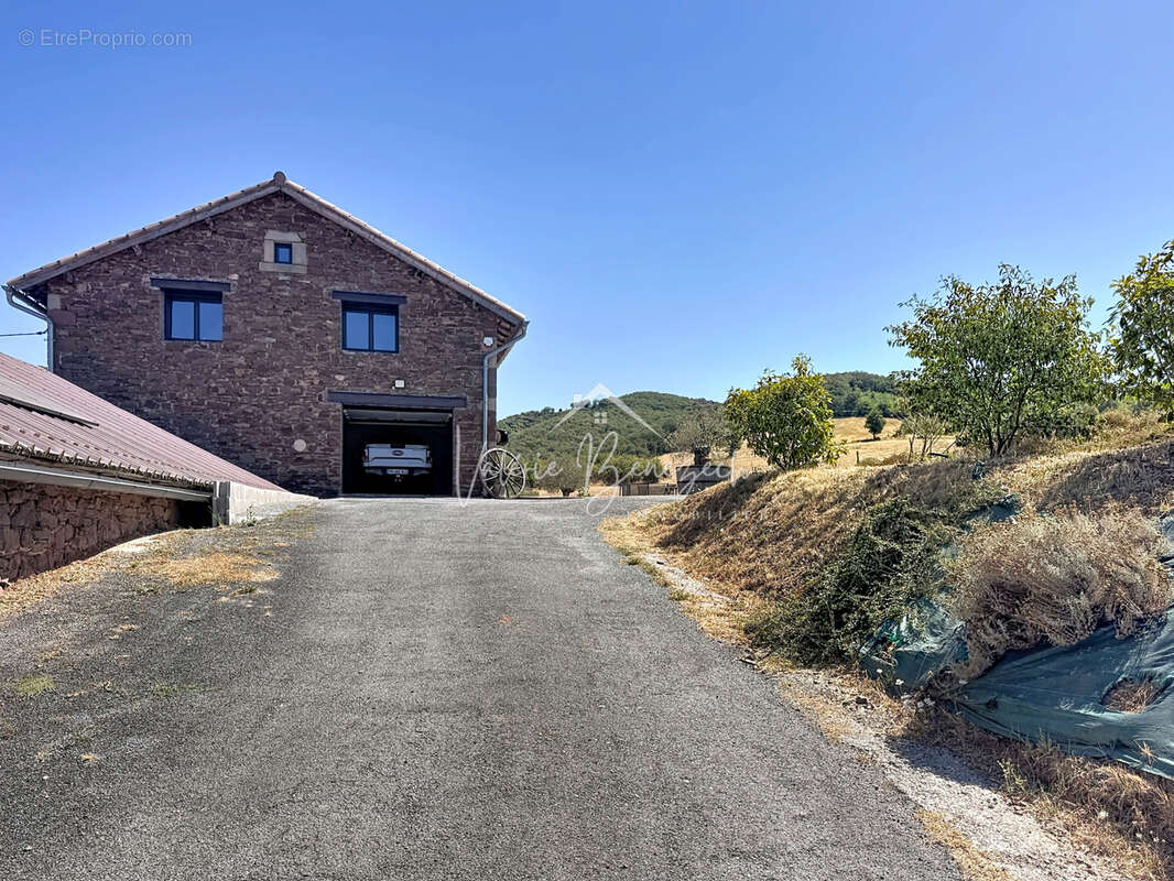 COUP DE COEUR Magnifique grange en pierres rénovée ! - photo 20