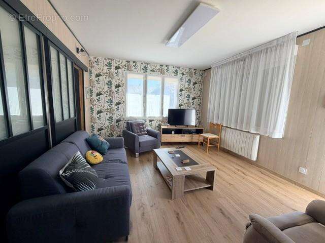 Maison 94 m² à Distre  - photo 3