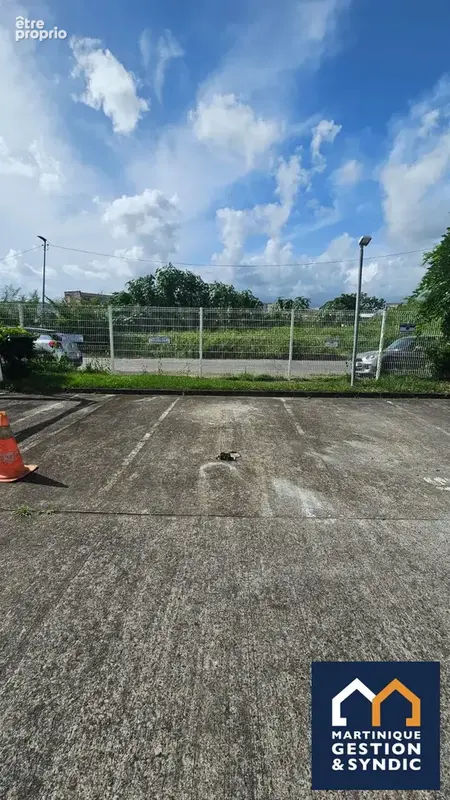 Parking à vendre à Fort-De-France (97200) - photo 2