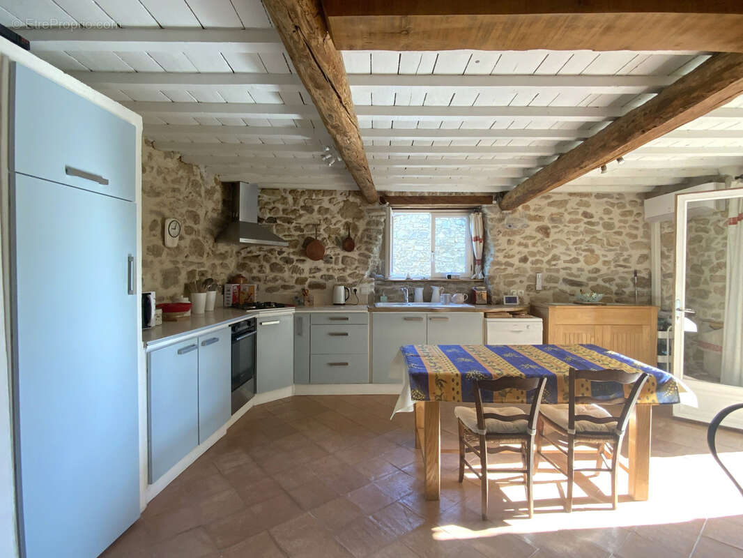 Charmante maison de village en pierres avec terrasse. - photo 5