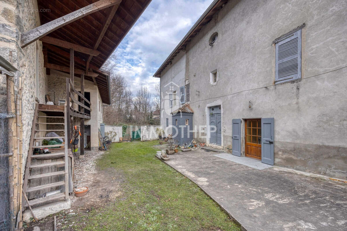 Maison à LA TERRASSE