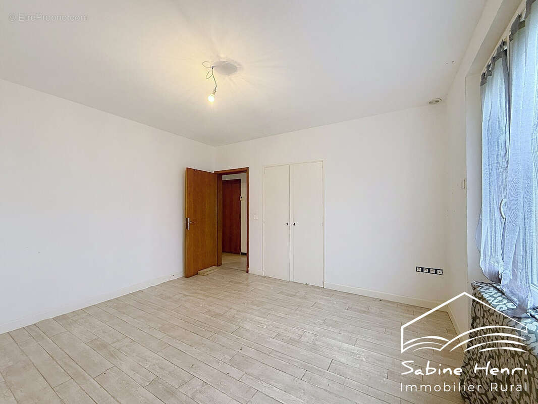 Maison à MIRANDOL-BOURGNOUNAC