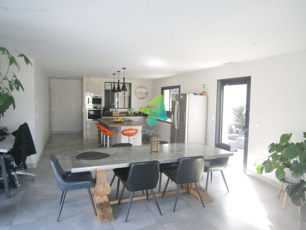 Maison à LEZIGNAN-CORBIERES