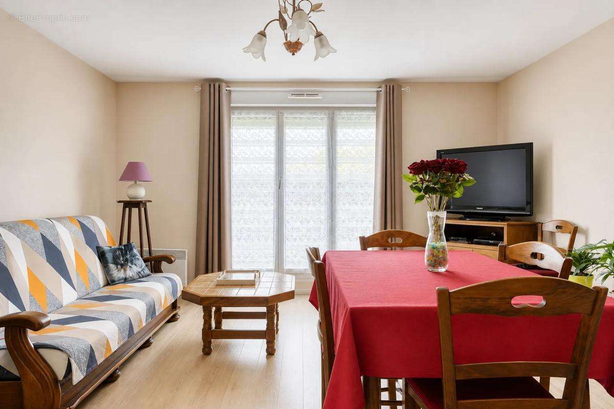 Appartement à VAL-DE-REUIL