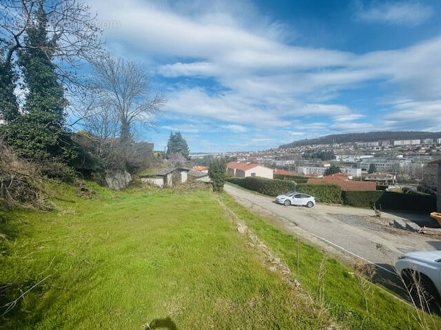 Terrain à ROCHE-LA-MOLIERE