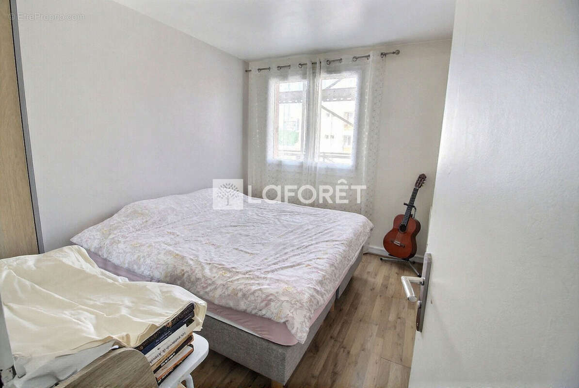 Appartement à VILLENEUVE-LA-GARENNE