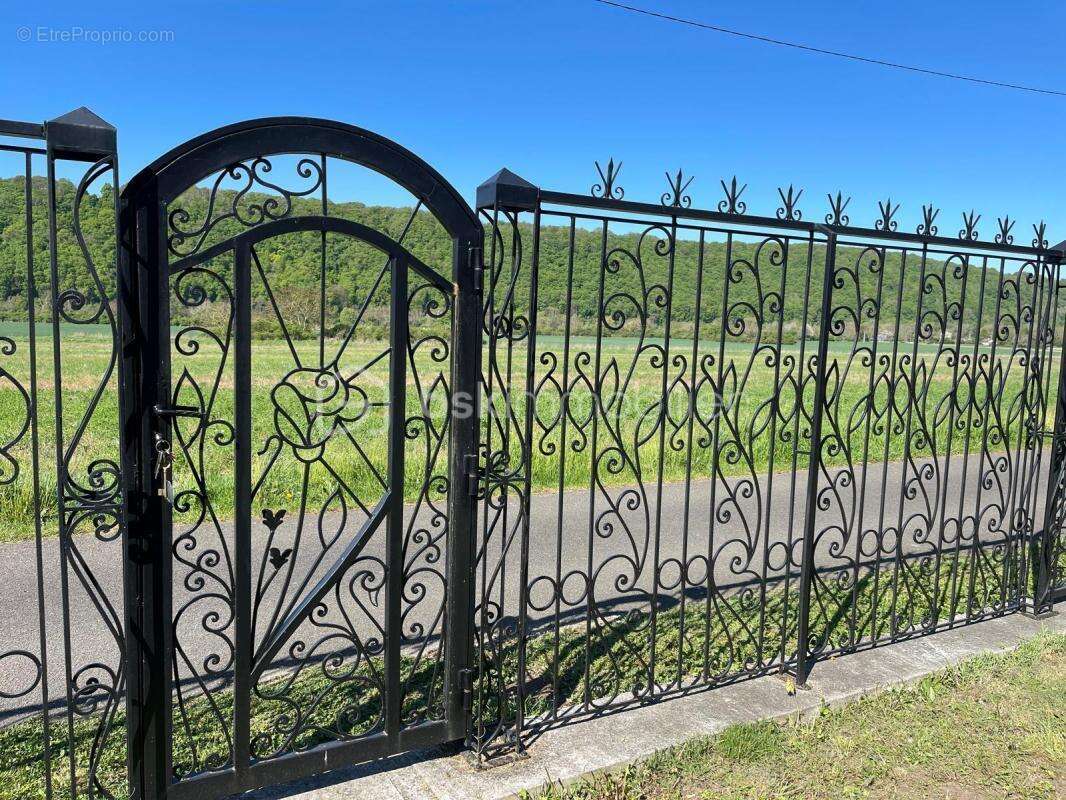 Maison à LIMETZ-VILLEZ