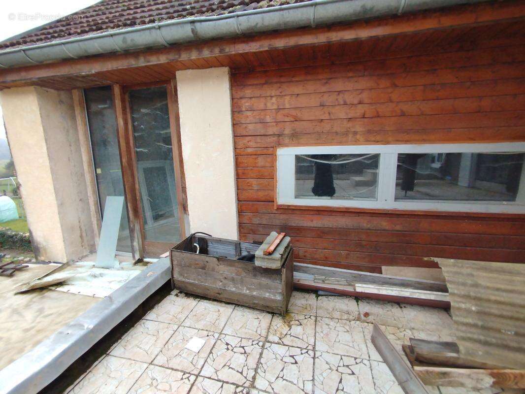 Appartement à CHAUX-LES-PORT