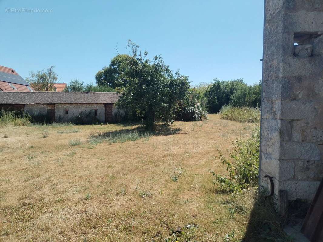 Longère avec grange – 4 pièces – 2 chambres – fort potentiel - photo 16