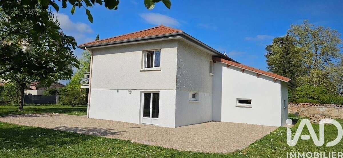 Photo 4 - Maison à SAINT-JUST-SAINT-RAMBERT
