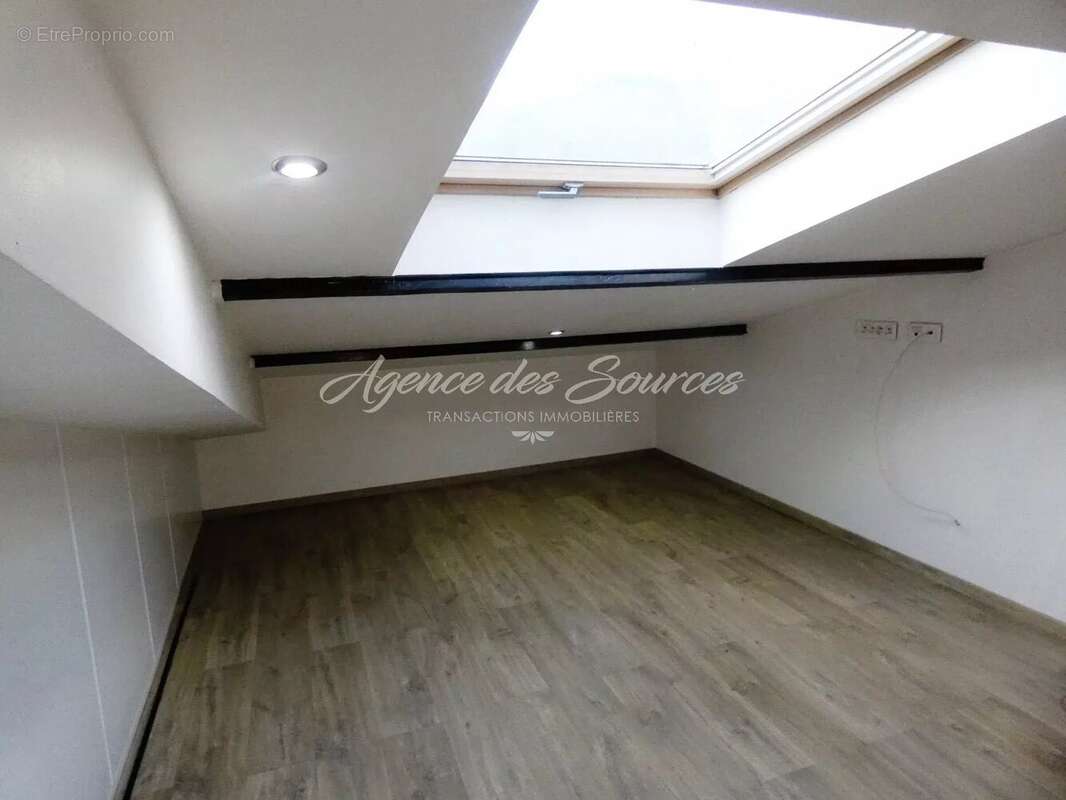 Maison de village + appartement à BRAS - photo 12
